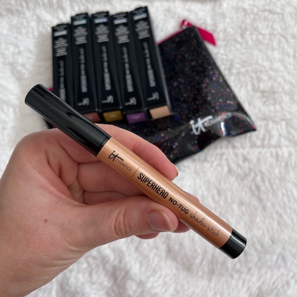 It cosmetics no tug eyeshadow cream stick